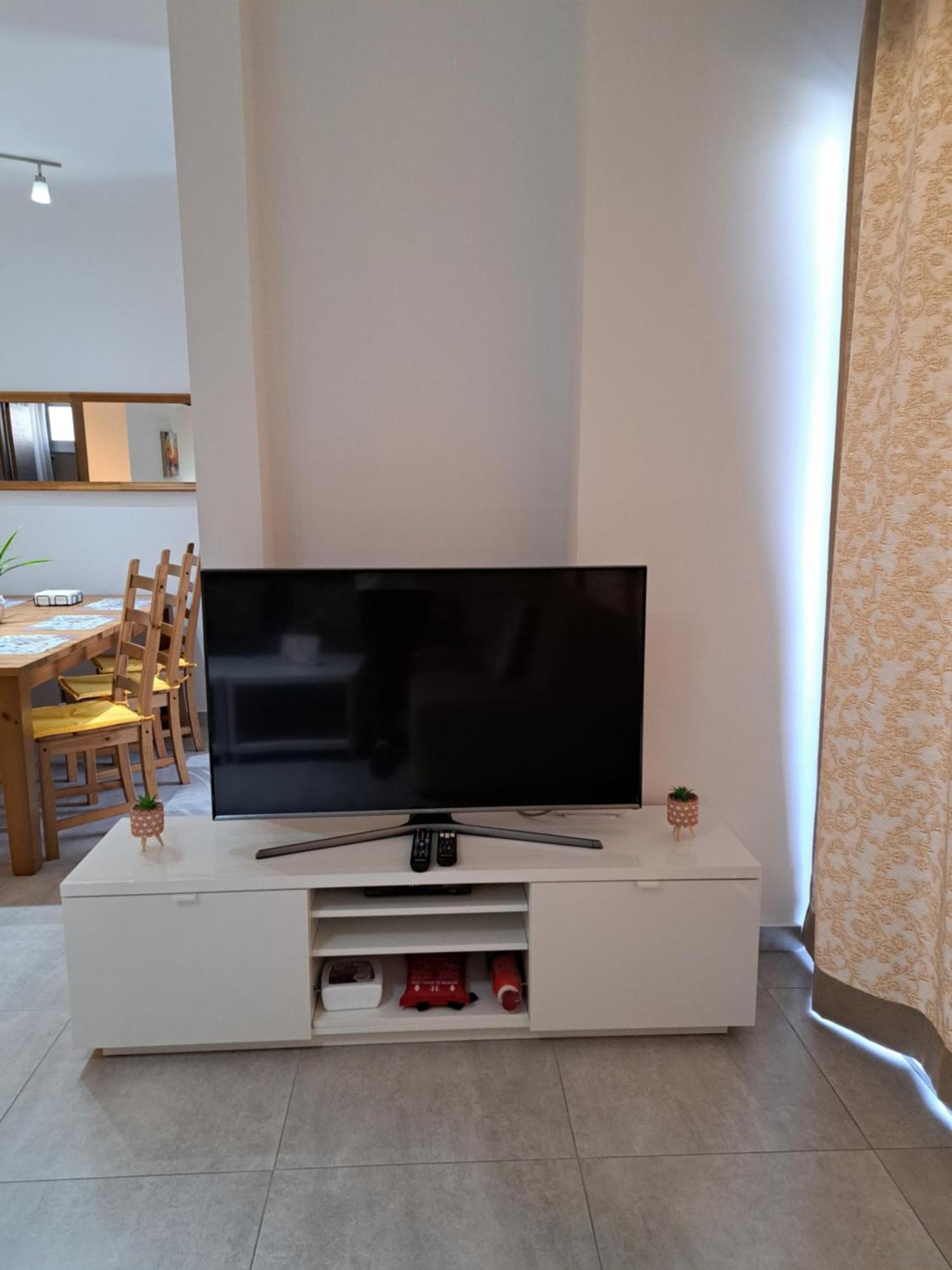 Albert'S Apartment St Lazarus 402 B - First Floor Larnaca Ngoại thất bức ảnh