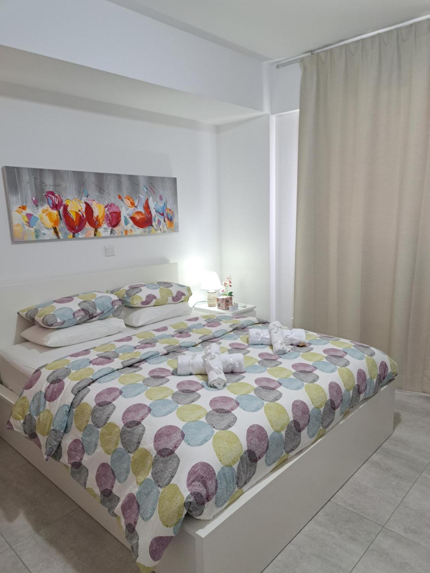 Albert'S Apartment St Lazarus 402 B - First Floor Larnaca Ngoại thất bức ảnh